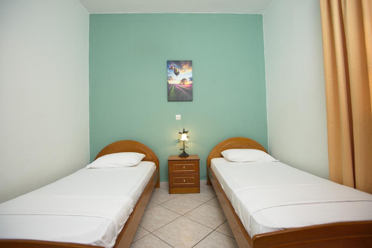 Kavos Apartments Alonissos Patitiri  Exterior photo