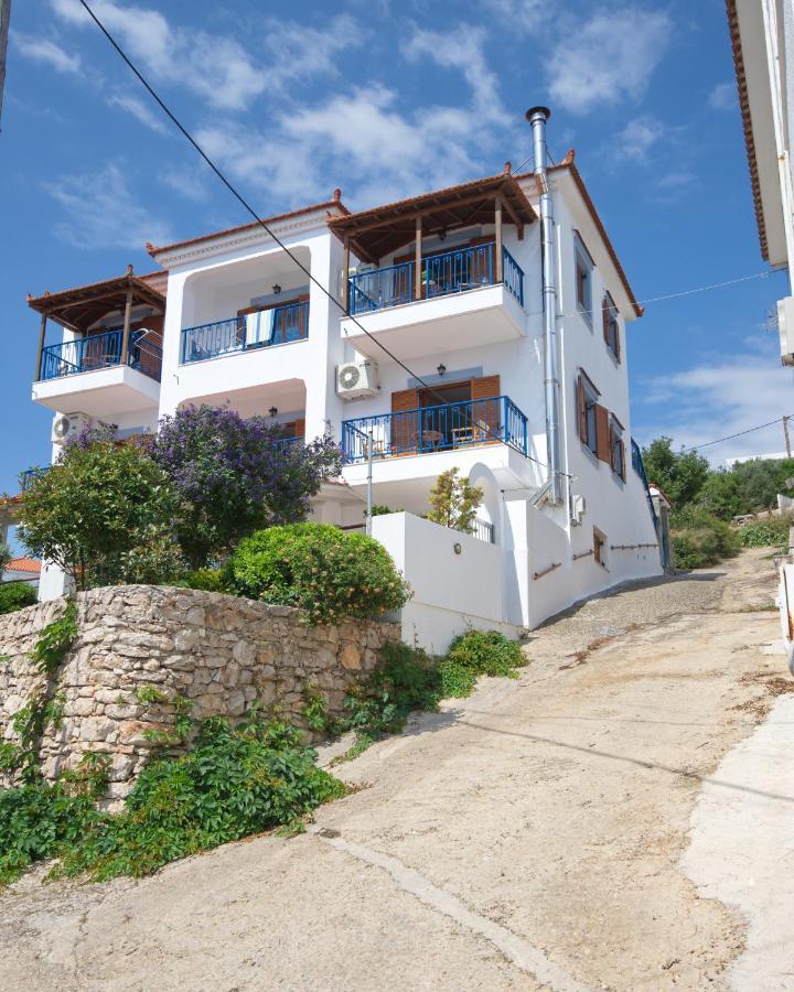 Kavos Apartments Alonissos Patitiri  Exterior photo